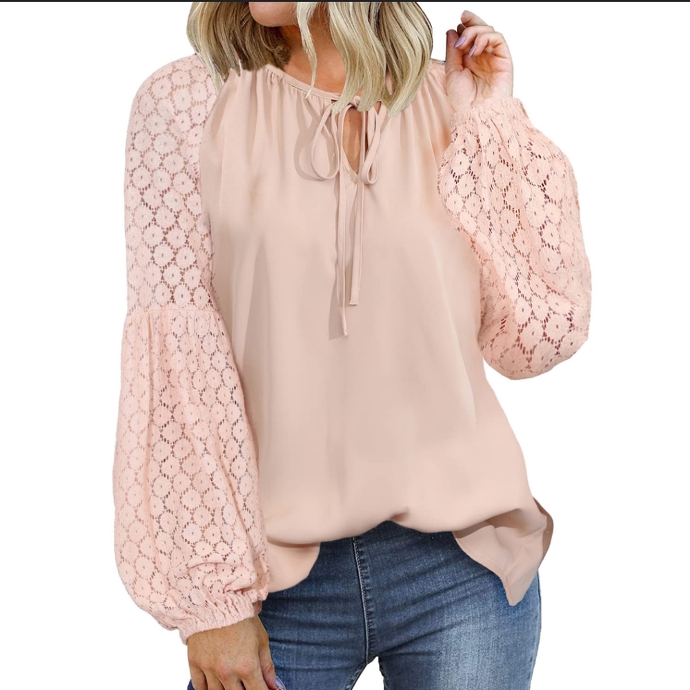 🌻 Soft pink/blush tunic with oversized Lacy sleeves Sz: Large